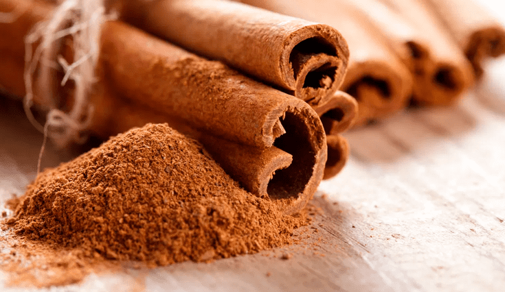 Ritual con canela para atraer prosperidad y energía positiva.