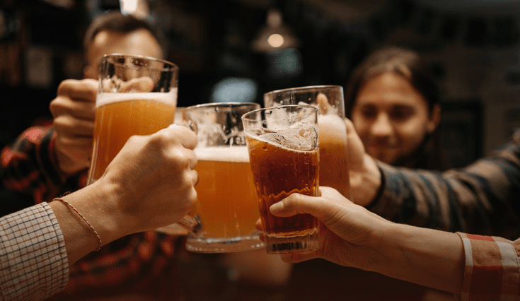 Beber alcohol después de entrenar puede afectar los resultados físicos.