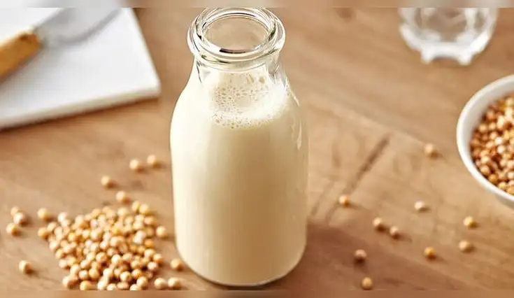 La leche de soya es una alternativa nutritiva llena de proteínas vegetales.