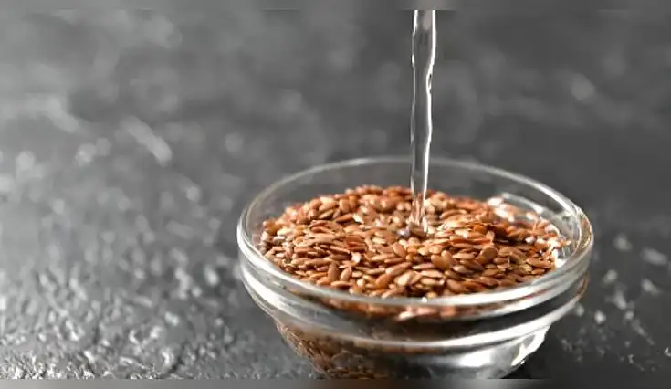 Descubre los beneficios del agua de linaza. Descubre los beneficios del agua de linaza.