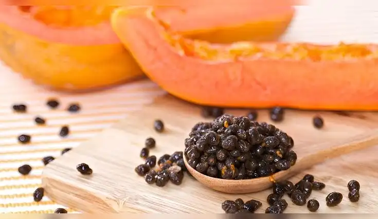 Las pepitas de papaya contienen compuestos que ayudan a la digestión y la inflamación.